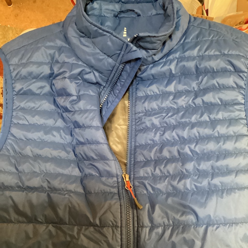 Lands End blue women’s puffer vest size M
